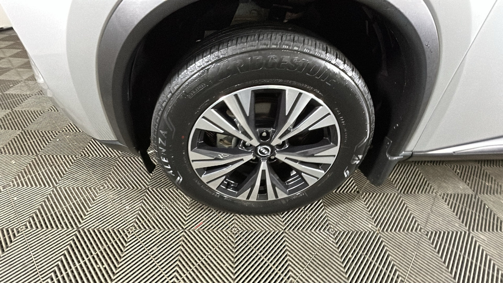 Used 2023 Nissan Rogue SV AWD/4WD image 11