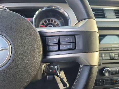 Used 2013 Ford Mustang Premium image 16