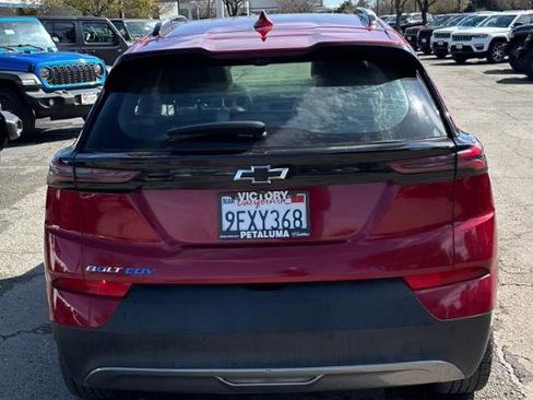 Used 2023 Chevrolet Bolt EUV Premier w/ Sun & Sound Package image 7