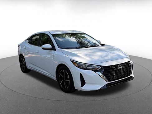 Used 2025 Nissan Sentra SV image 1