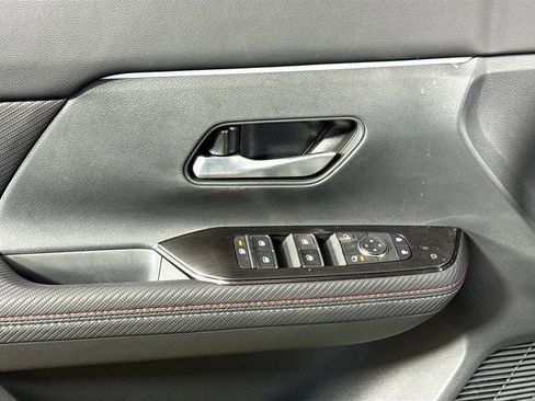 New 2026 Nissan Kicks SR w/ SR Premium Package image 15