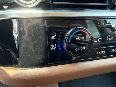Used 2023 Nissan Pathfinder Platinum FWD image 24