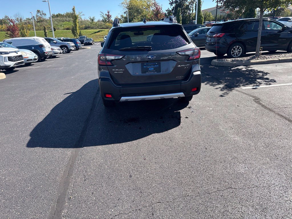 Used 2023 Subaru Outback Limited XT AWD/4WD image 9
