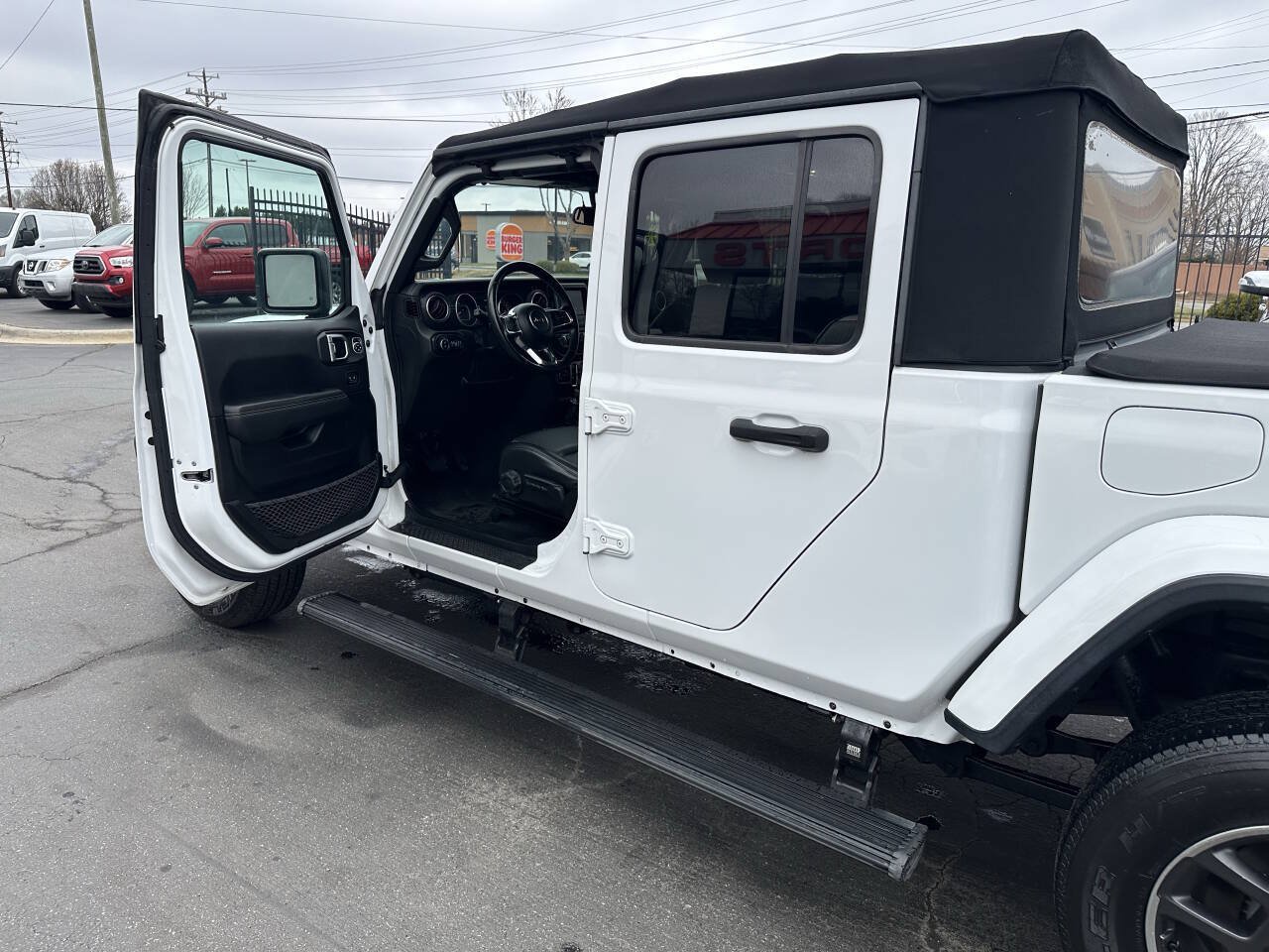 Used 2020 Jeep Gladiator Overland w/ Cold Weather Group AWD/4WD image 11