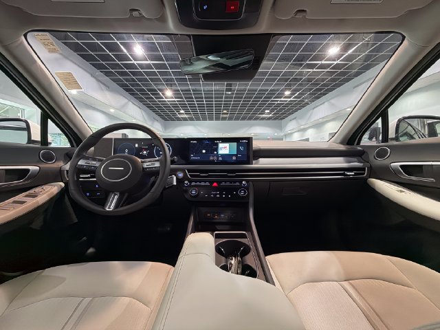 Used 2025 Hyundai Sonata SEL FWD image 15