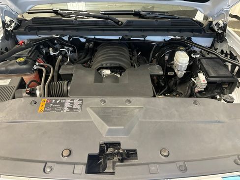 Used 2018 Chevrolet Silverado 1500 LT w/ All Star Edition AWD/4WD image 8
