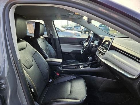 Used 2022 Jeep Compass Limited image 35