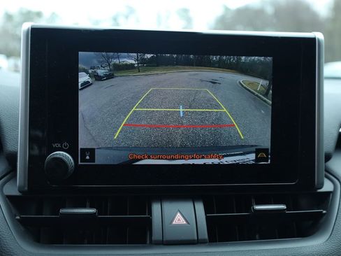 Used 2024 Toyota RAV4 LE image 31