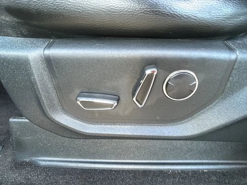 Used 2017 Ford F150 Lariat w/ Equipment Group 502A Luxury image 20