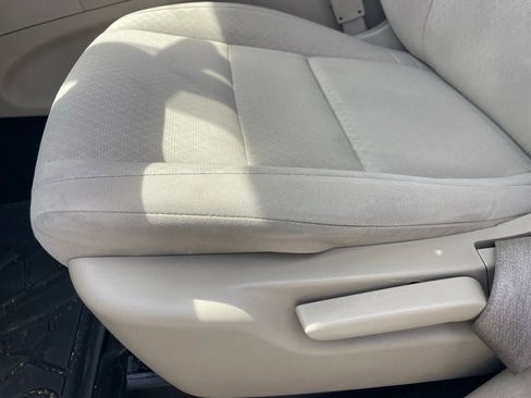 Used 2018 Jeep Grand Cherokee Laredo image 5