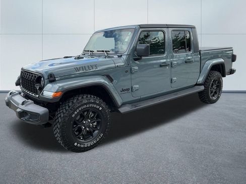 Certified 2025 Jeep Gladiator Sport AWD/4WD image 2