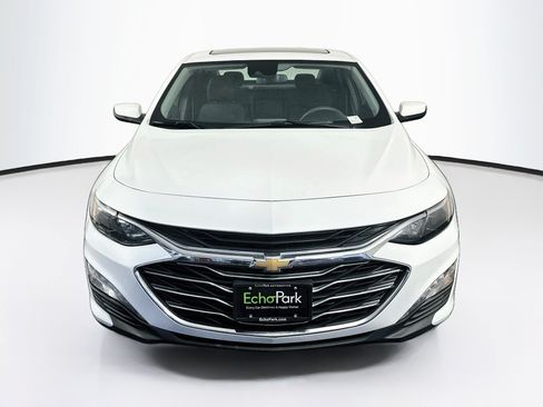 Used 2024 Chevrolet Malibu LT FWD image 2