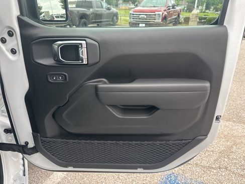 New 2025 Jeep Gladiator Sport image 53