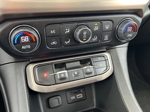 Used 2021 GMC Acadia Denali w/ Denali Ultimate Package image 28