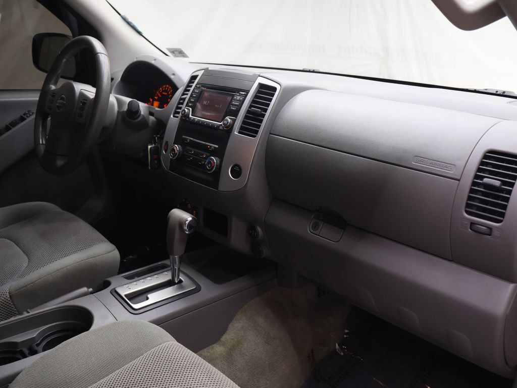Used 2018 Nissan Frontier SV AWD/4WD image 10