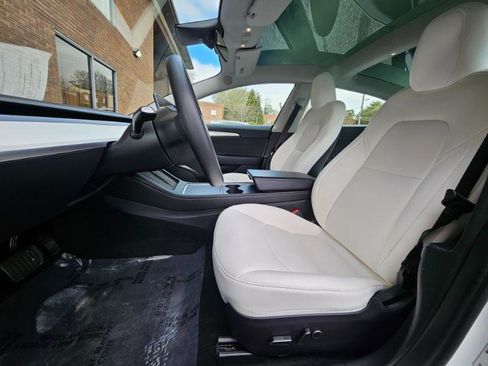 Used 2023 Tesla Model 3 Standard Range image 34