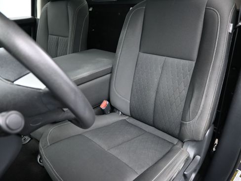 Used 2017 Nissan Titan SV AWD/4WD image 19
