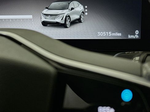 Used 2023 Nissan Ariya FWD image 19