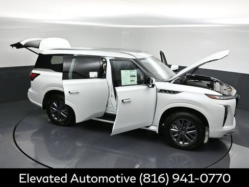 Certified 2026 INFINITI QX80 Pure w/ Cargo Package AWD/4WD image 34