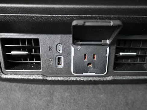 Used 2025 Chevrolet Silverado 1500 LT image 21