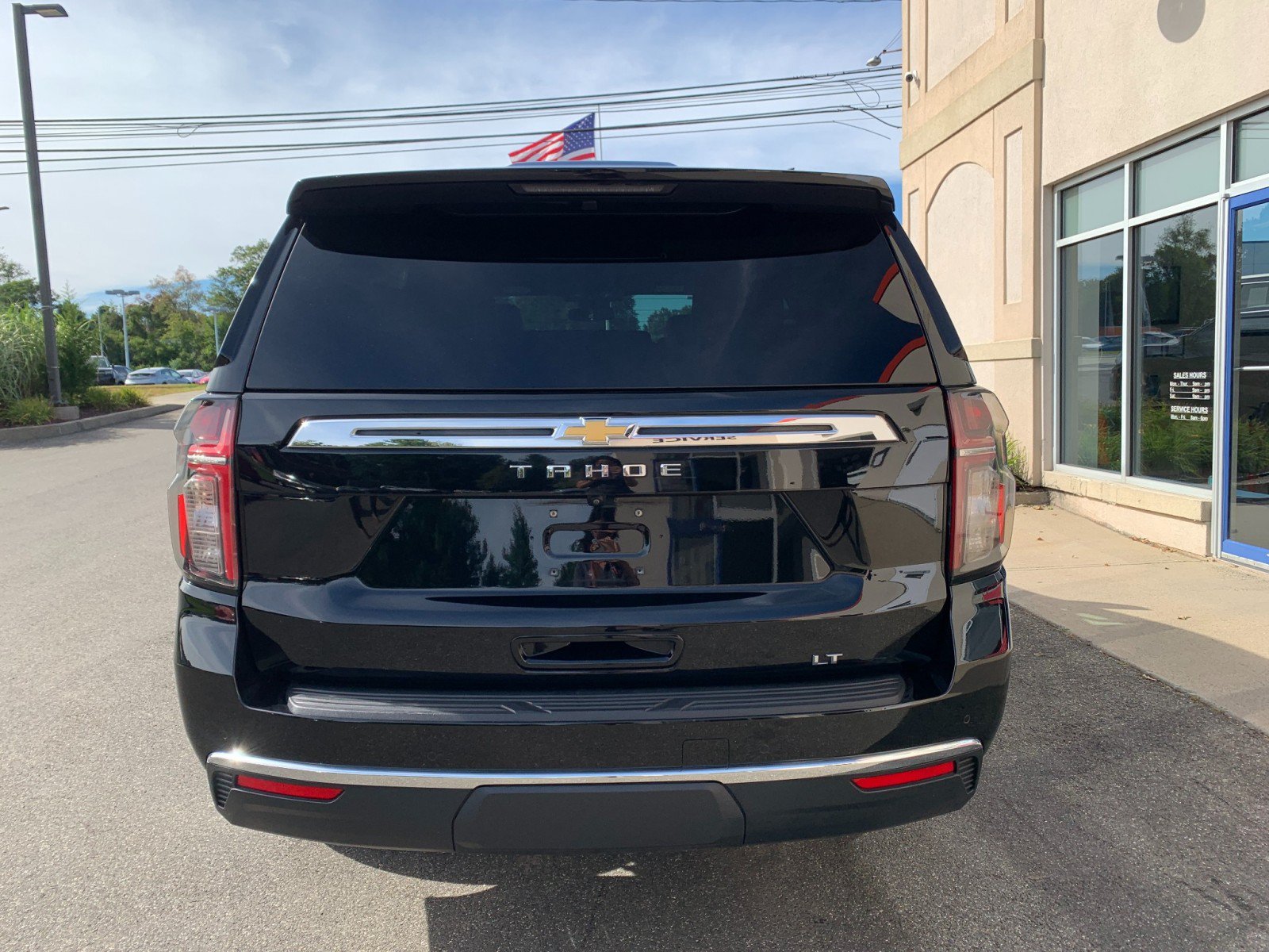 Used 2023 Chevrolet Tahoe LT w/ Luxury Package AWD/4WD image 6