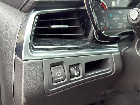 Certified 2025 Cadillac XT5 Premium Luxury image 13