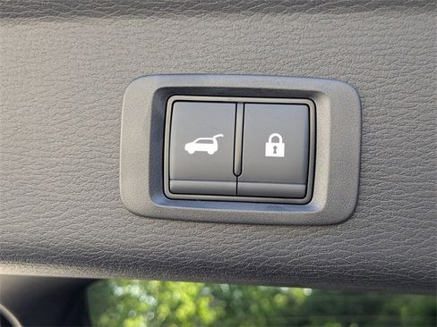 New 2025 Mitsubishi Outlander SE image 13