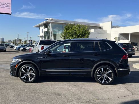 Certified 2023 Volkswagen Tiguan SEL R-Line image 2