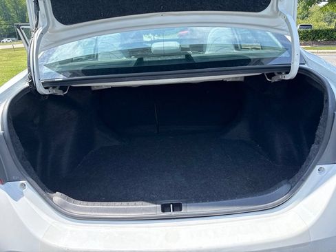 Used 2016 Toyota Corolla LE FWD image 11