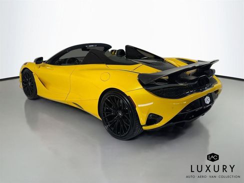 Used 2024 McLaren 750S Spider image 8