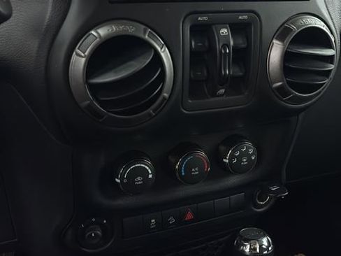 Used 2015 Jeep Wrangler Unlimited Sport w/ Quick Order Package 24S image 26