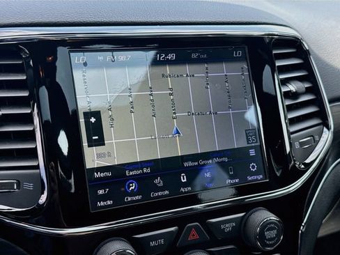 Used 2019 Jeep Grand Cherokee Limited AWD/4WD image 16