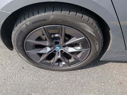Used 2023 BMW i4 eDrive40 w/ Premium Package RWD image 4