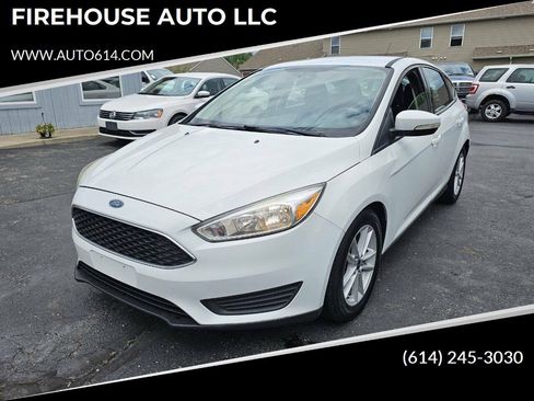 Used 2017 Ford Focus SE FWD image 1
