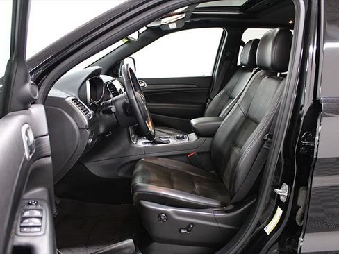 Used 2020 Jeep Grand Cherokee Altitude AWD/4WD image 11