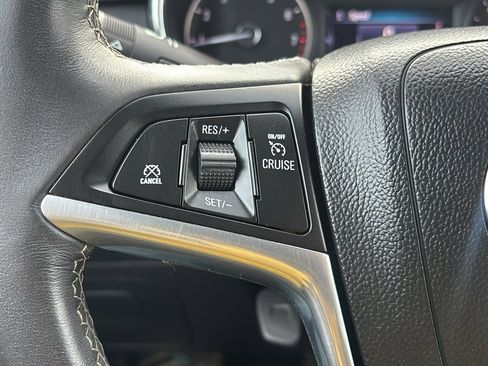 Used 2022 Buick Encore Preferred w/ Safety Package image 18