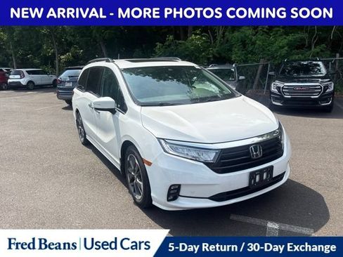 Used 2023 Honda Odyssey Elite image 3