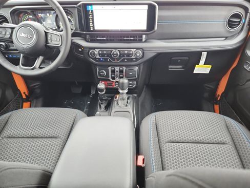 New 2025 Jeep Wrangler Unlimited Rubicon 4xe w/ Convenience Group image 21