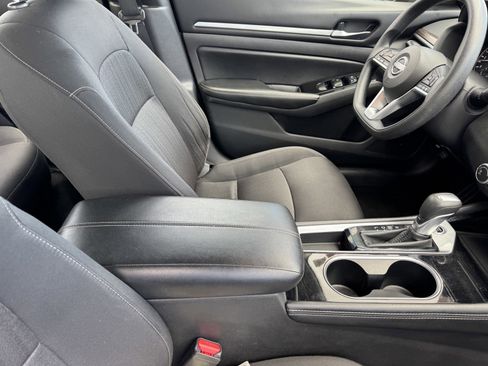 Used 2023 Nissan Altima 2.5 SV image 8