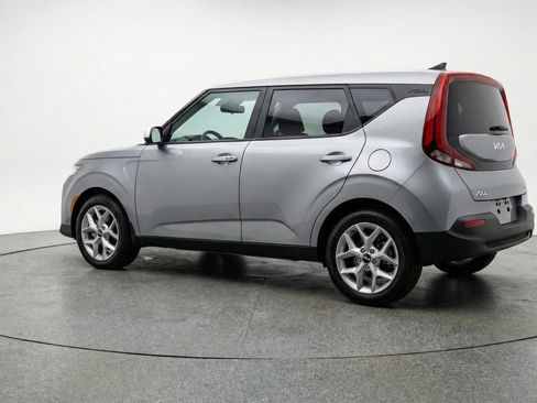 Used 2025 Kia Soul LX w/ LX Technology Package image 6