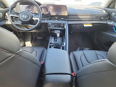 New 2025 Hyundai Elantra Limited image 12