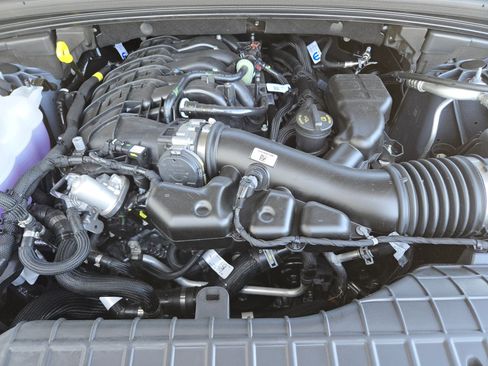 New 2025 Jeep Grand Cherokee L Limited w/ Black Appearance Package image 22