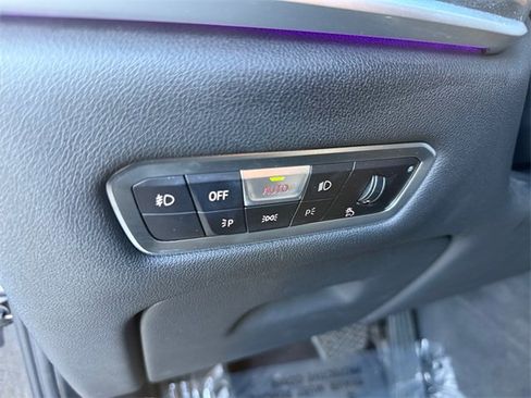 Used 2022 BMW X7 xDrive40i w/ Premium Package image 14