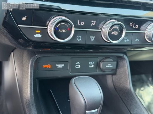 Certified 2025 Honda Civic Sport Touring image 30