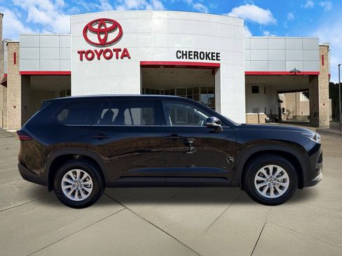 Used 2026 Toyota Grand Highlander XLE image 4