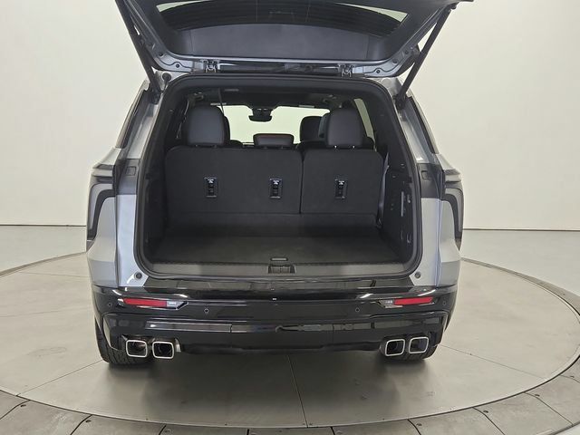 Used 2025 Chevrolet Traverse RS FWD image 29