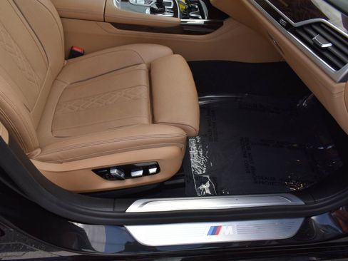 Used 2019 BMW 750i w/ Executive Package RWD image 30
