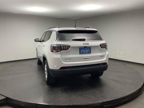 Used 2024 Jeep Compass Latitude AWD/4WD image 5