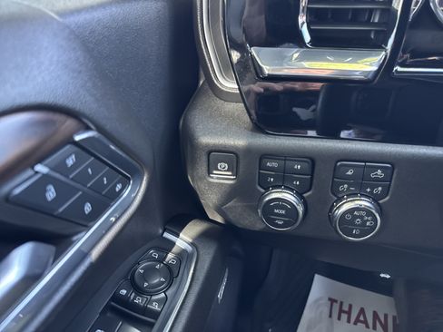 Used 2024 GMC Sierra 3500 SLT w/ SLT Convenience Package AWD/4WD image 33