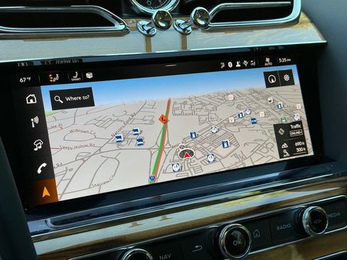 Certified 2025 Bentley Bentayga AWD/4WD image 24